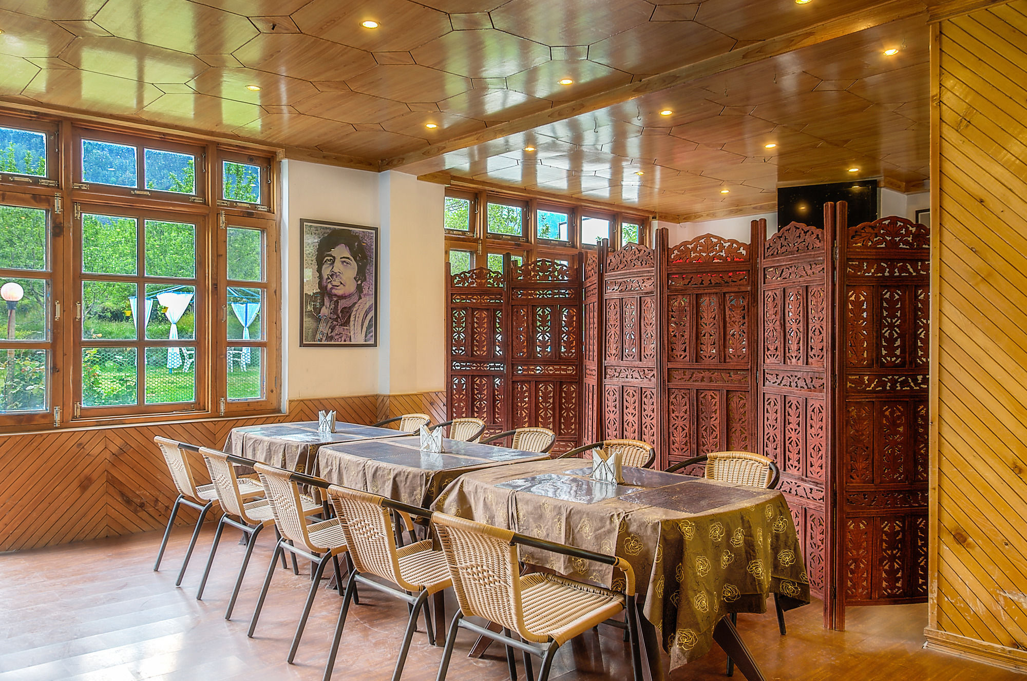 Hotel Treebo Trend Celebriti Manali Vashist Exterior foto