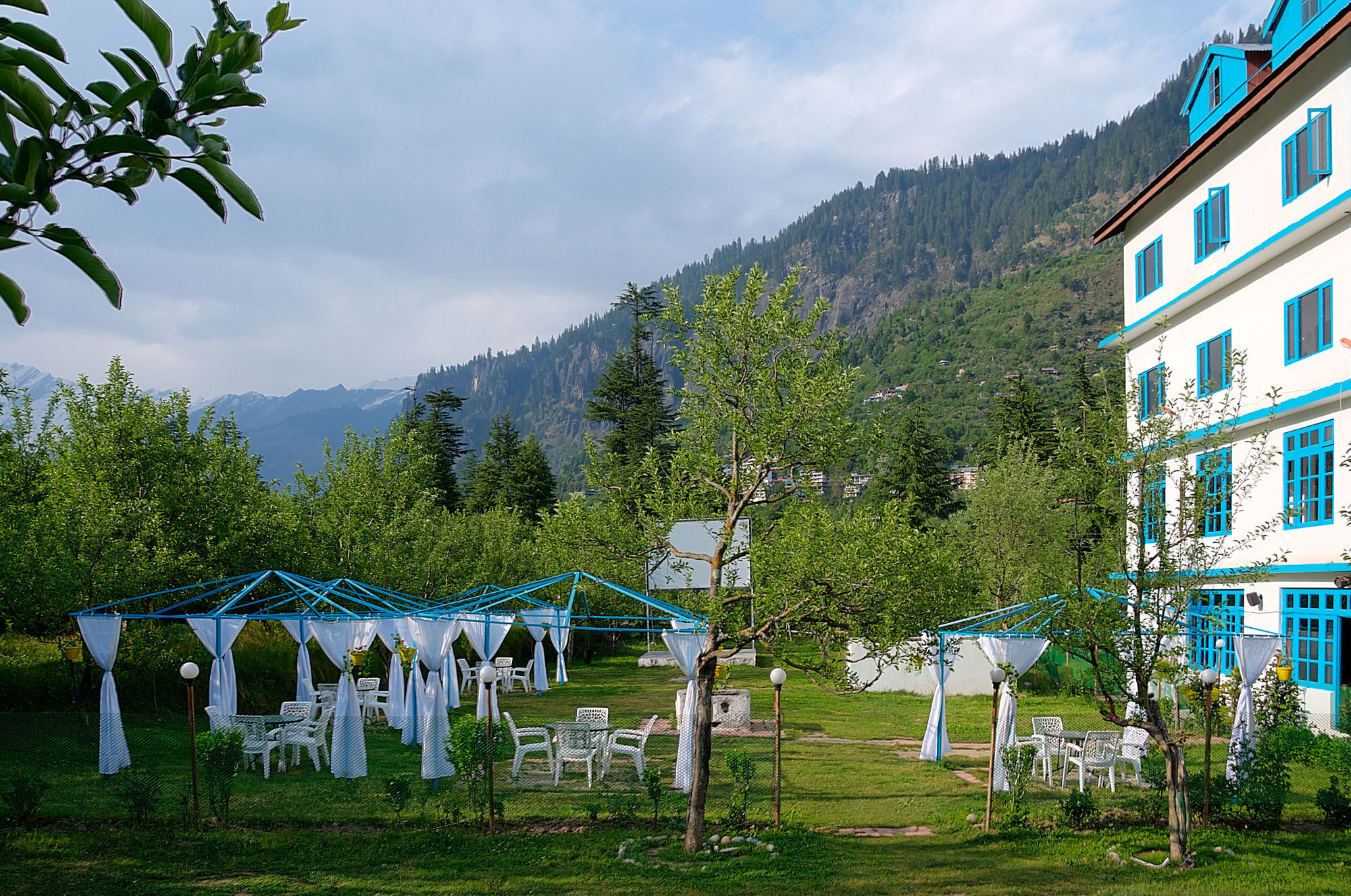 Hotel Treebo Trend Celebriti Manali Vashist Exterior foto