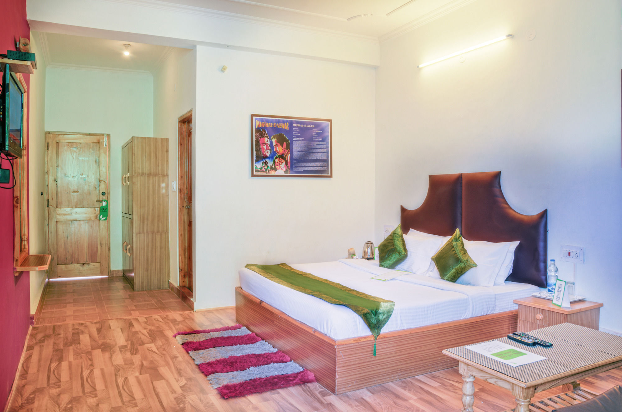 Hotel Treebo Trend Celebriti Manali Vashist Exterior foto